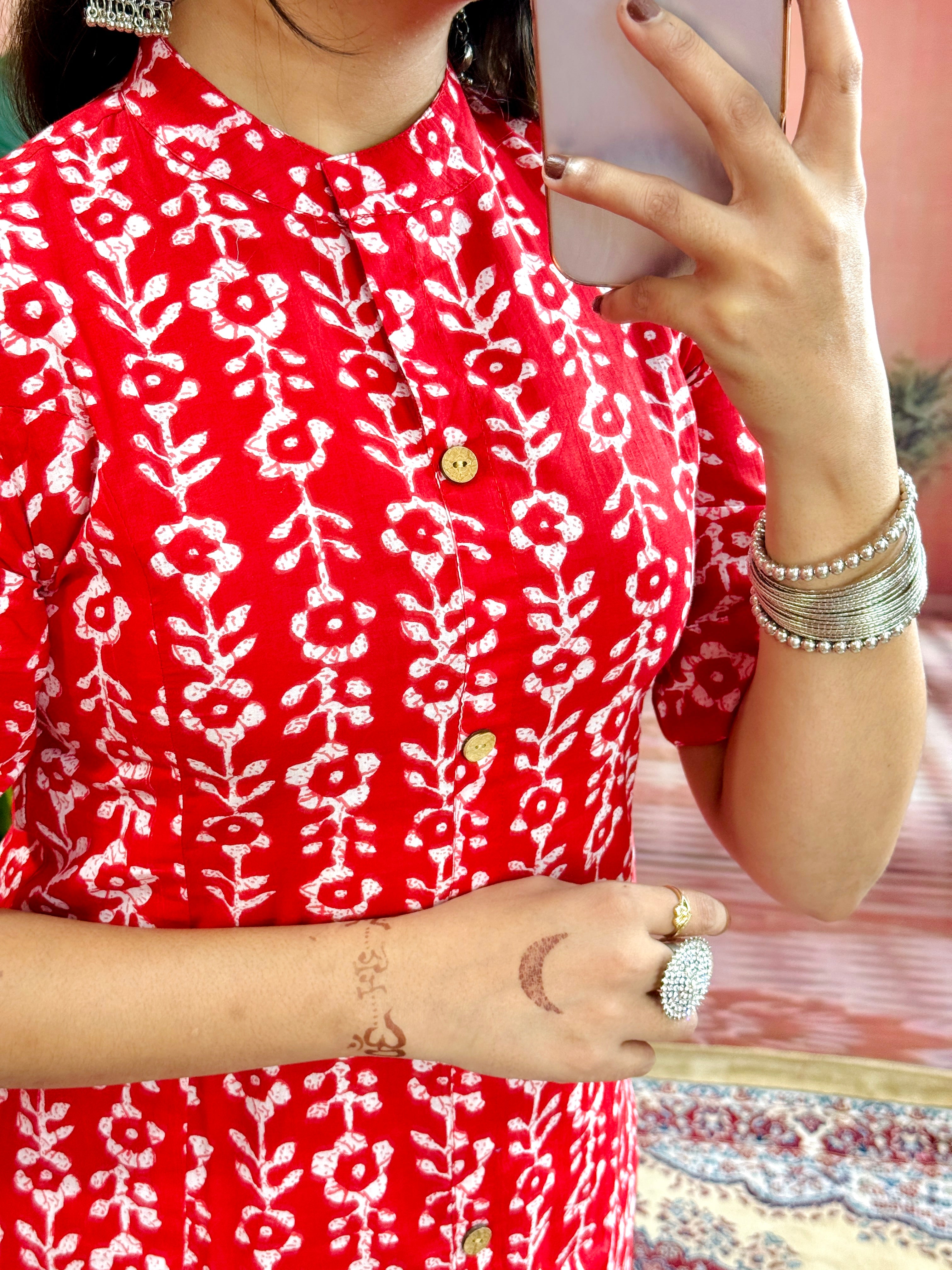 Women Cotton Flower Printed Red Straight Kurta With Pant ( Cord Set)