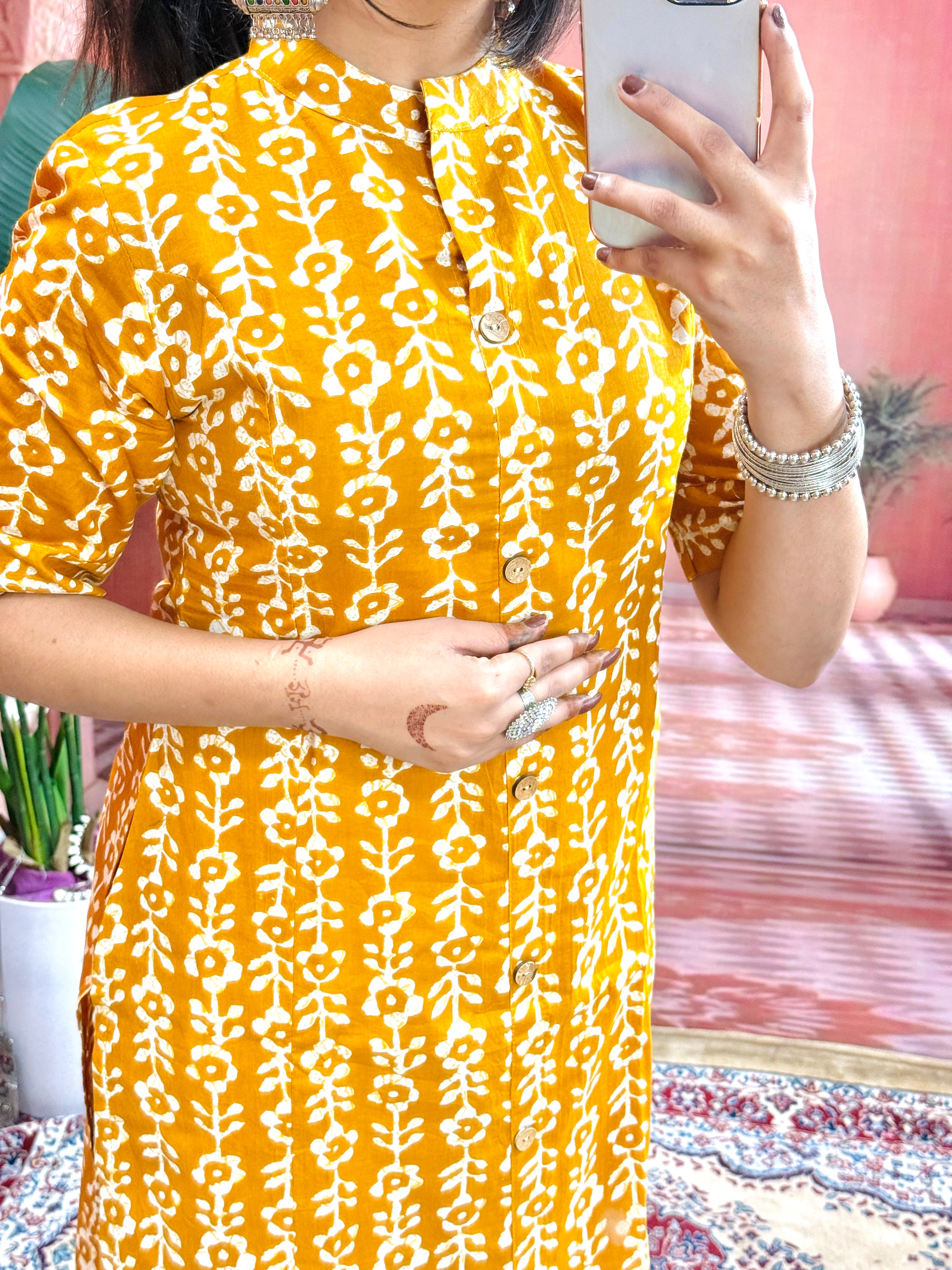 Women Cotton Flower Printed Red Straight Kurta With Pant ( Cord Set)