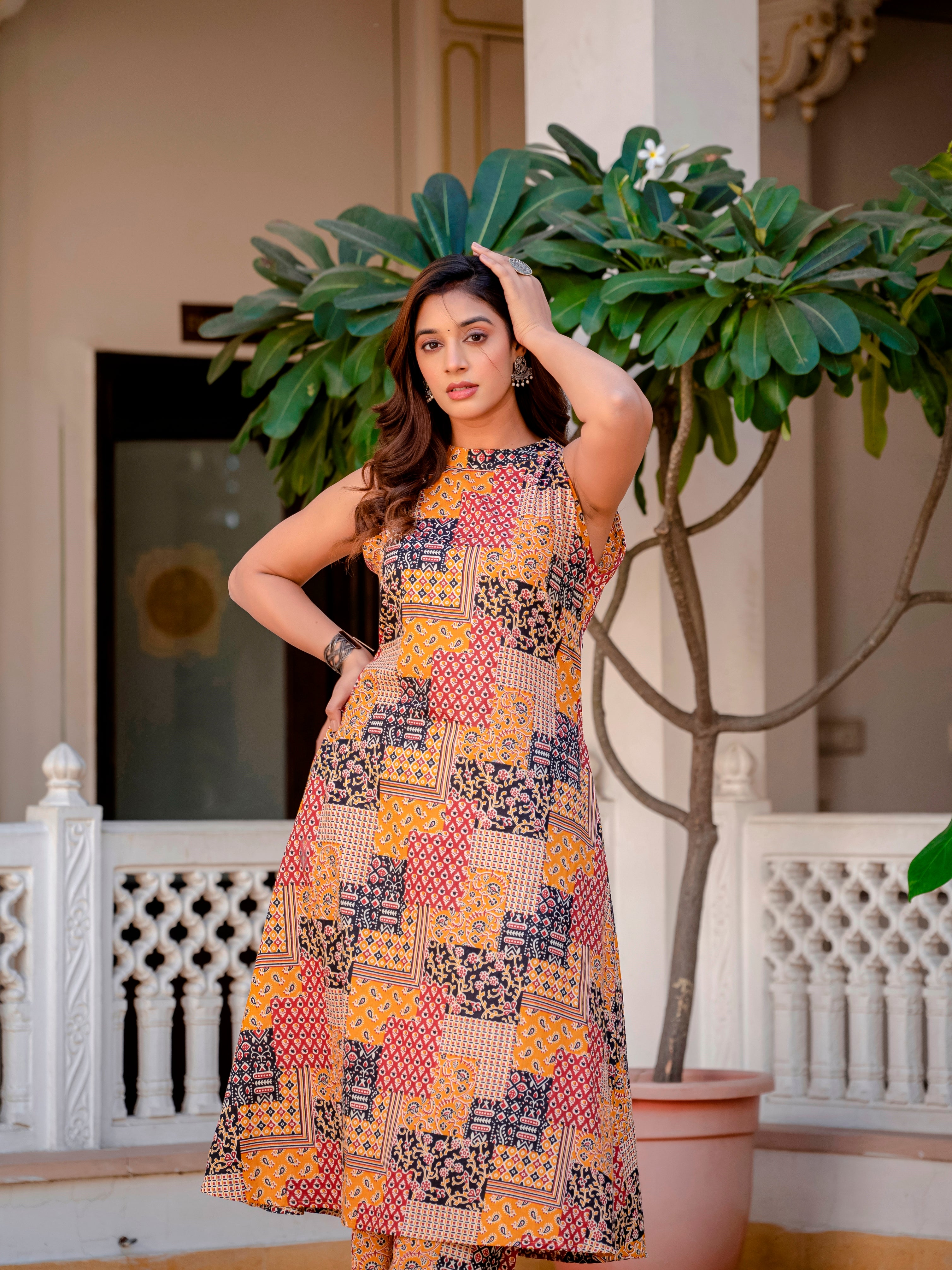 Women Casual Printed Sleeveless Multicolor Kurta With Pant