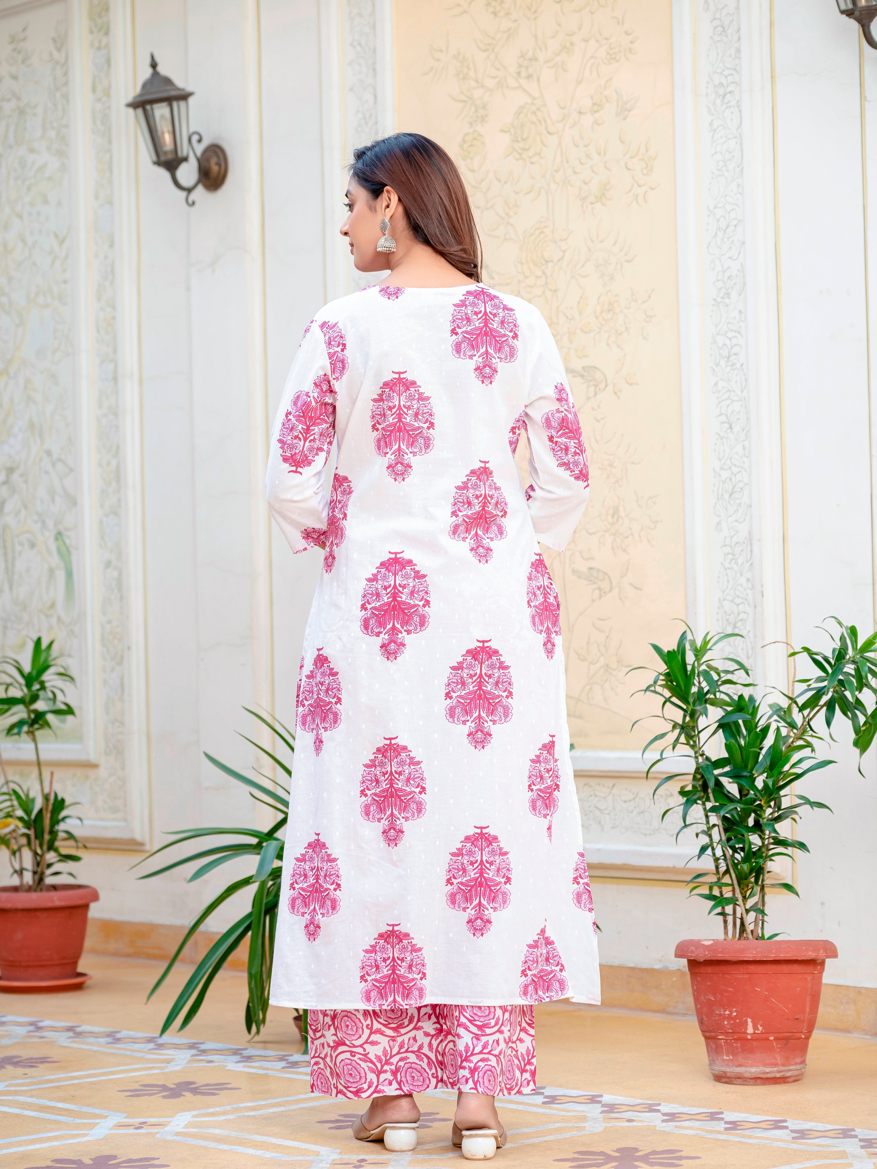 Women Casual Wear Floral Sanganeri Jaipuri Printed Cotton White and Pink Kurti With Pant and Dupatta