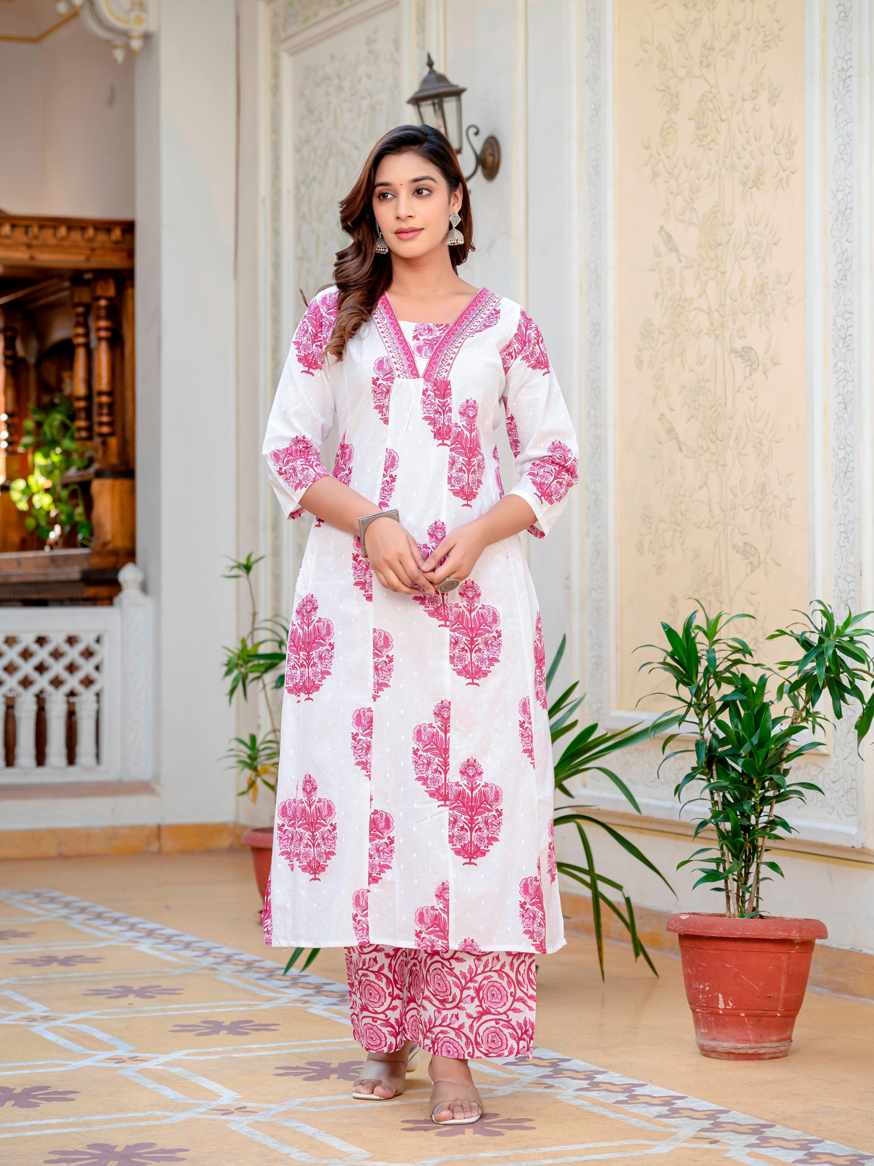 Women Casual Wear Floral Sanganeri Jaipuri Printed Cotton White and Pink Kurti With Pant and Dupatta