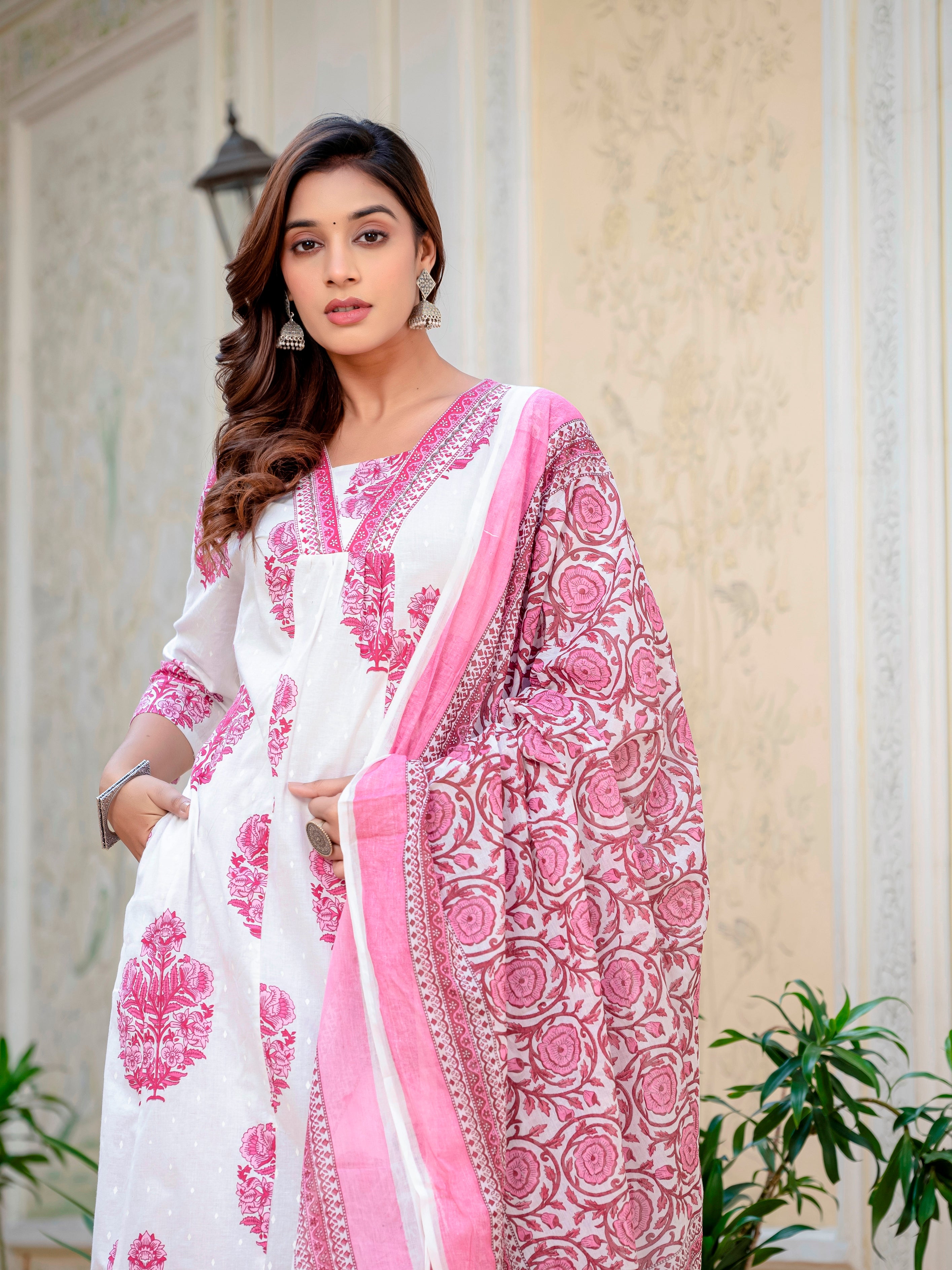 Women Casual Wear Floral Sanganeri Jaipuri Printed Cotton White and Pink Kurti With Pant and Dupatta