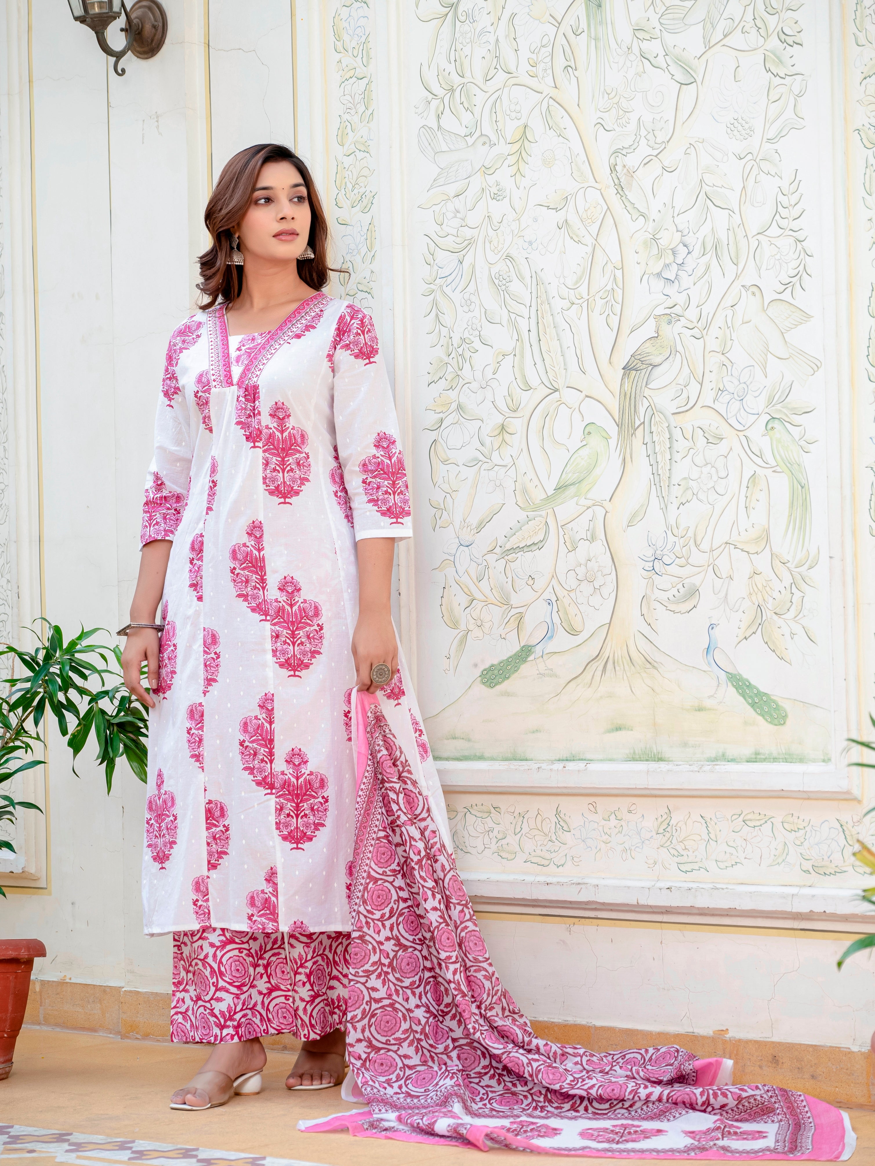 Women Casual Wear Floral Sanganeri Jaipuri Printed Cotton White and Pink Kurti With Pant and Dupatta