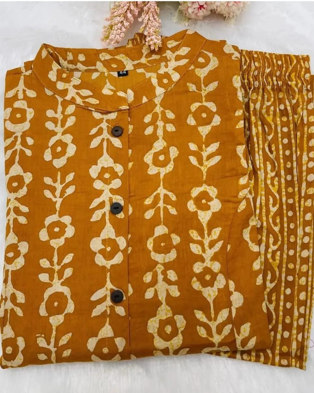 Women Cotton Flower Printed Red Straight Kurta With Pant ( Cord Set)