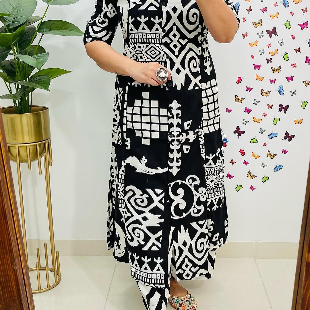 Women Black Geometric Printed Cotton Co-ord Set A-line Pattern Paried With Ankle Length Pant (CORD SET)