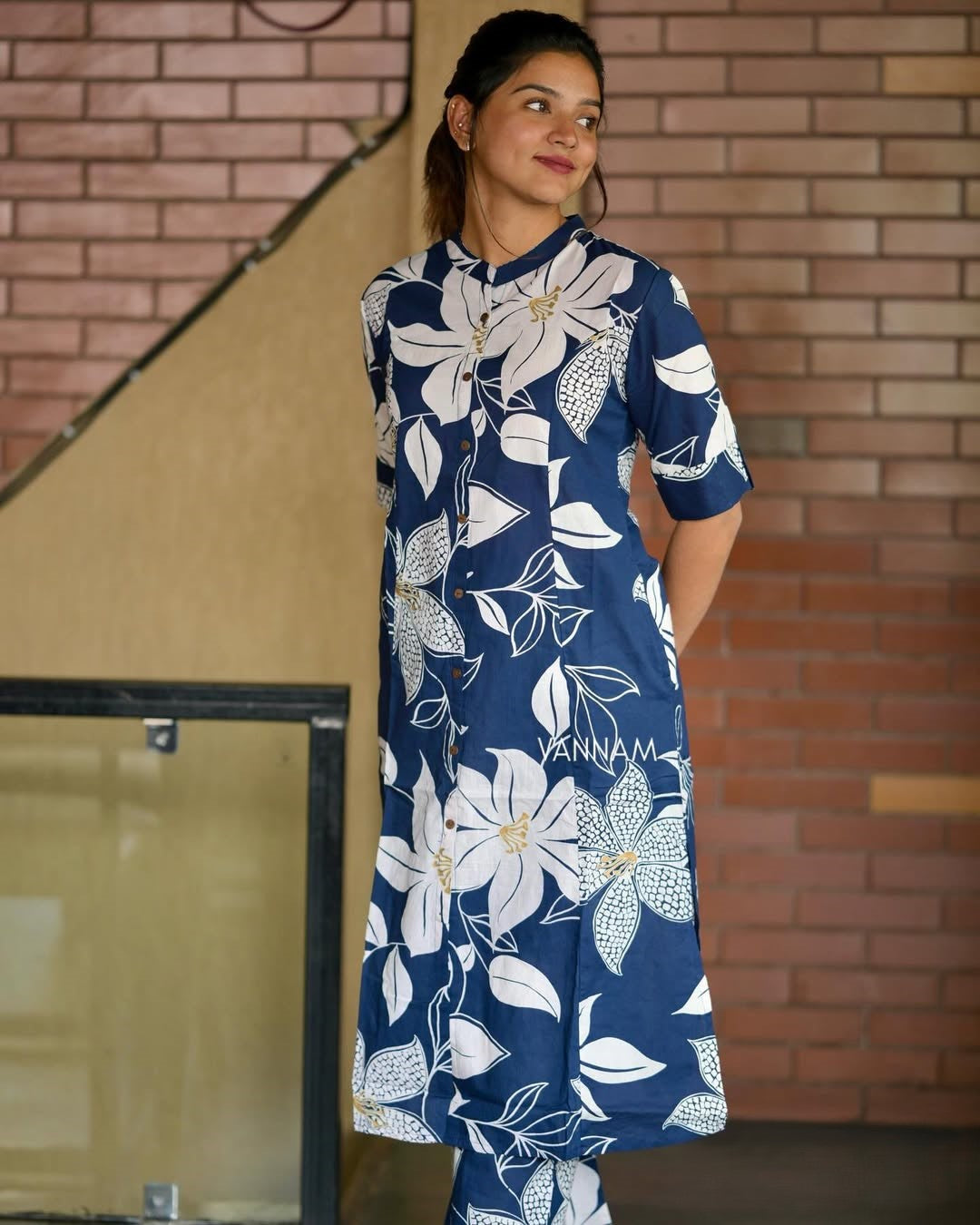 Women Blue Floral Fine Printed Cotton Co-ord Set Aline Pattern Paried With Ankle Length Pant (CORD SET)