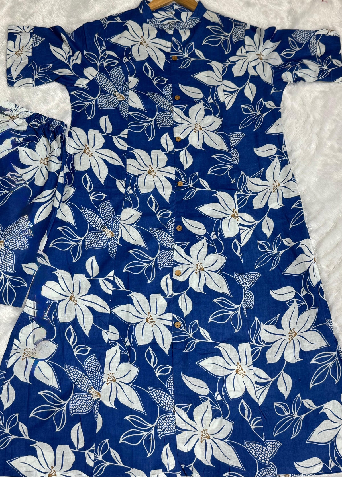 Women Blue Floral Fine Printed Cotton Co-ord Set Aline Pattern Paried With Ankle Length Pant (CORD SET)