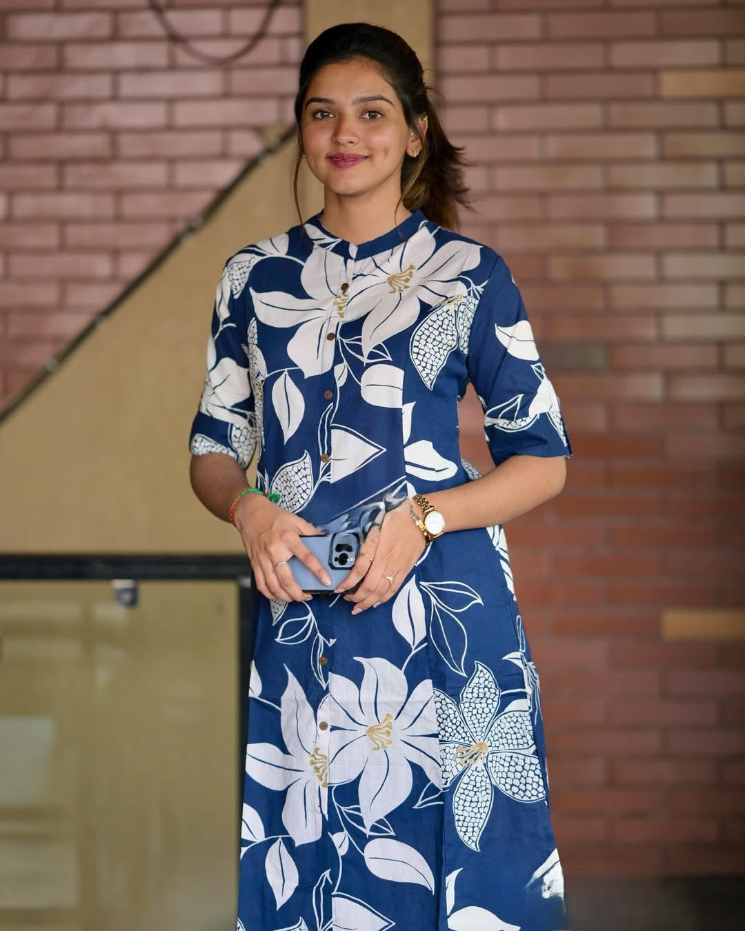 Women Blue Floral Fine Printed Cotton Co-ord Set Aline Pattern Paried With Ankle Length Pant (CORD SET)